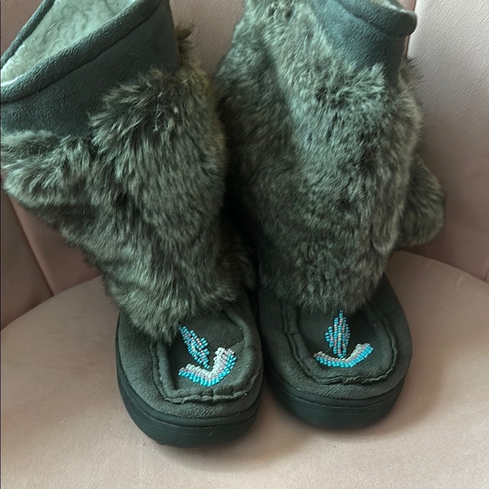 Gray Fur Boots with Blue Embroidery